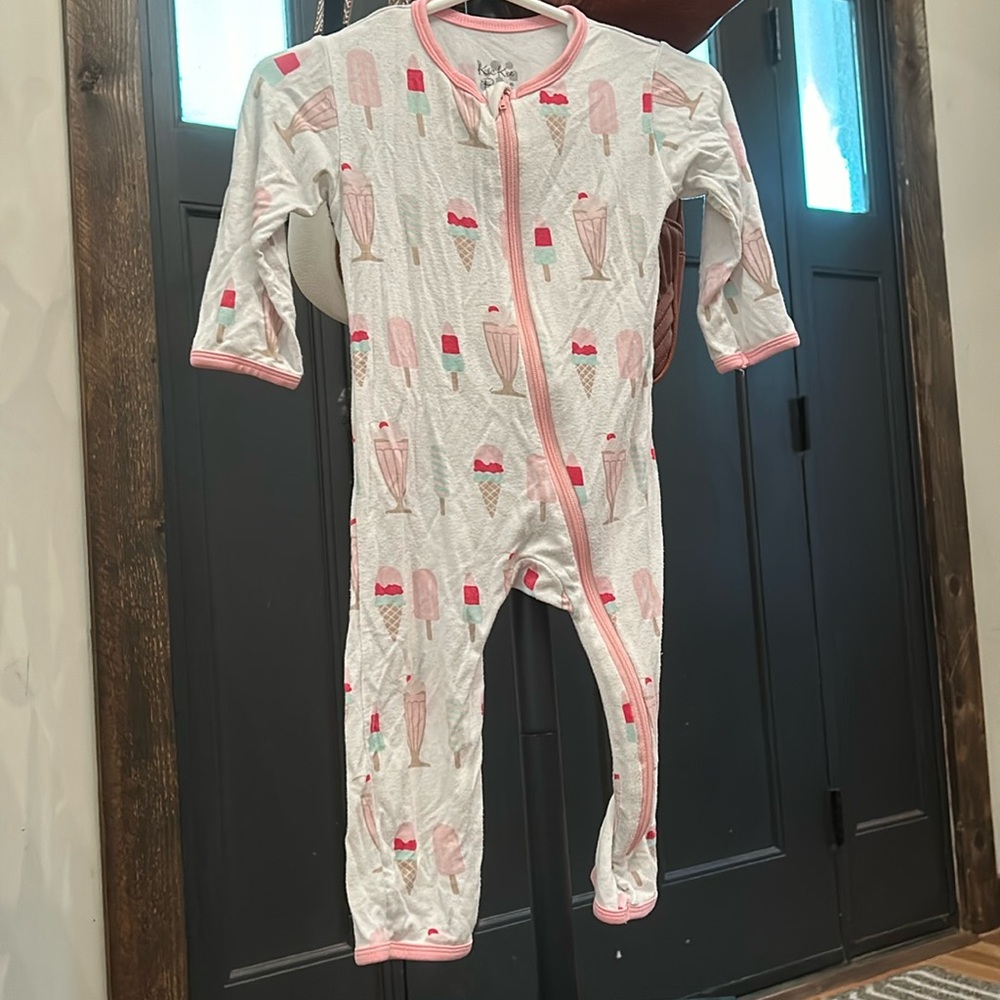 Kickee romper